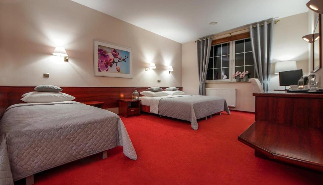 Hotel Sara Koło Eksteriør billede