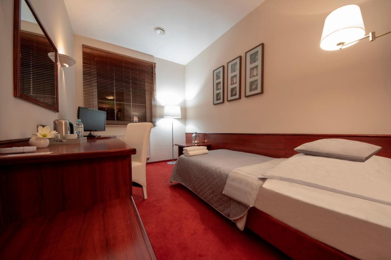 Hotel Sara Koło Eksteriør billede