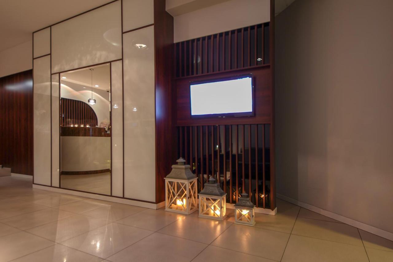 Hotel Sara Koło Eksteriør billede